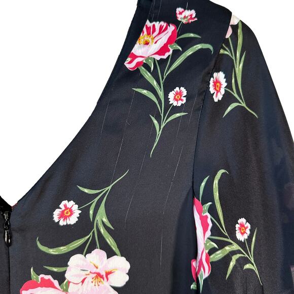 Chelsea28 Women's Floral Print V Neck Short Sleeve Romper Black Red Size Small - Picture 16 of 16